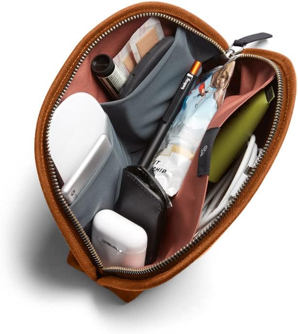 Bellroy Classic Pouch, Everyday kit, Leather and Woven Fabric - Image 2