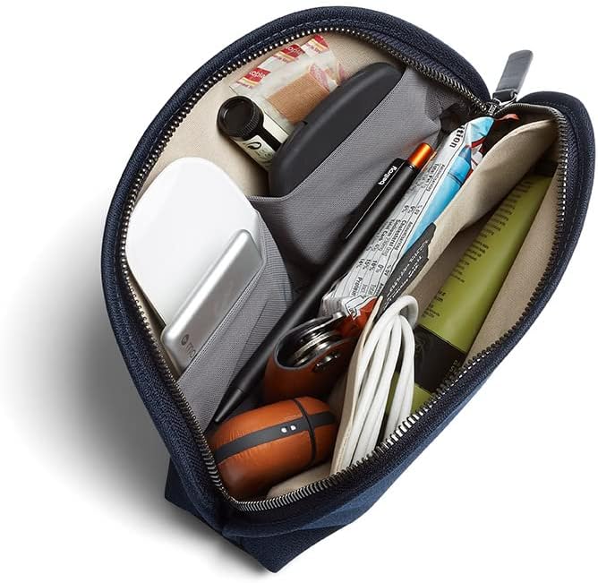 Bellroy Classic Pouch, Everyday kit, Leather and Woven Fabric - Image 2