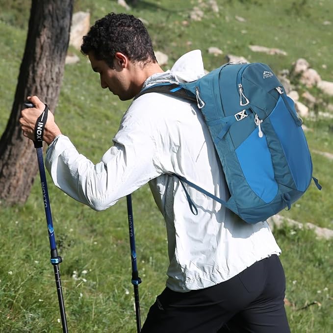 Hiking Hydration Backpack with 3l Water Bladder - Image 7