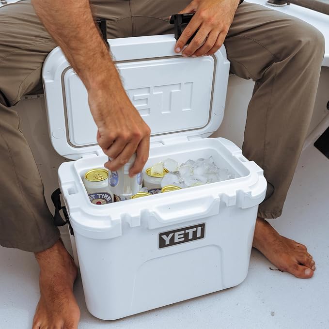 YETI Roadie 15 Hard Cooler - Image 7