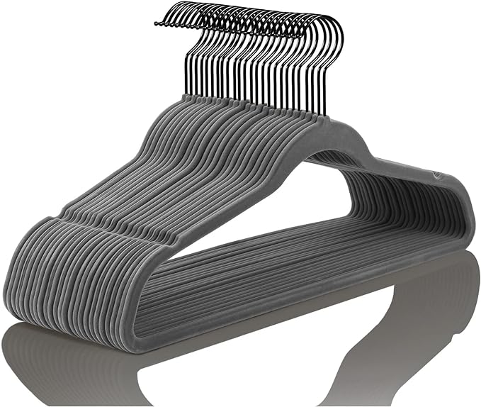 MIZGI Premium Velvet Hangers Heavy Duty by MIZGI