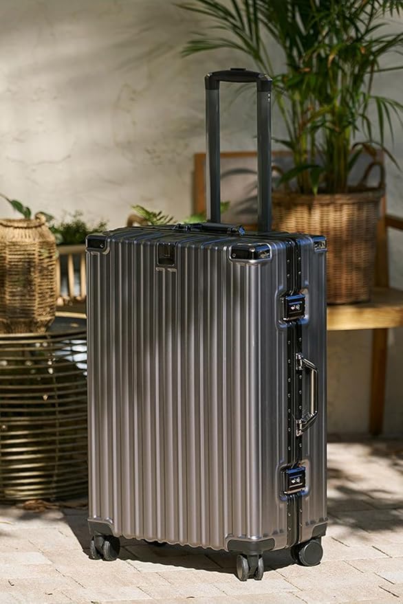 HotWay 24 Inch Aluminum Frame Luggage - Image 2