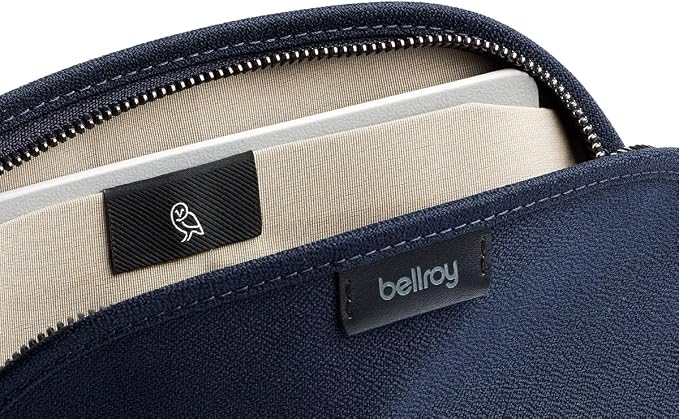 Bellroy Classic Pouch, Everyday kit, Leather and Woven Fabric - Image 4