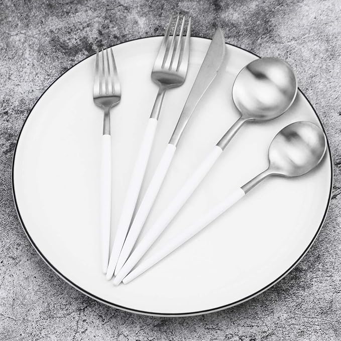 Gugrida 5-Piece Matte Silver Stainless Steel Satin Finish Flatware Set - Image 4