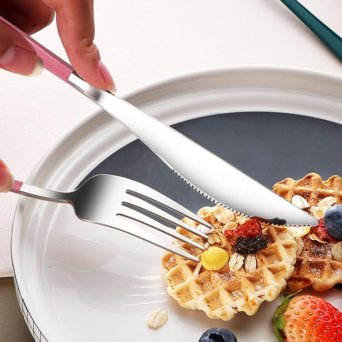 VANRA 4-Piece Portable Travel Utensils Set - Image 4