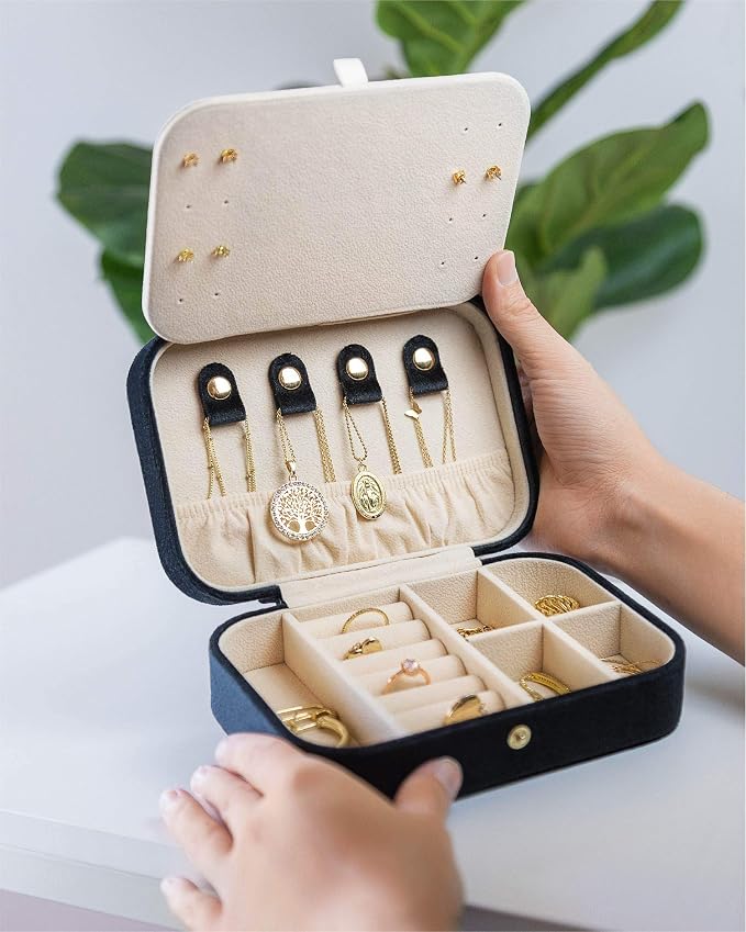 Benevolence LA Plush Velvet Travel Jewelry Storage Box | Earring Organizer - Image 4