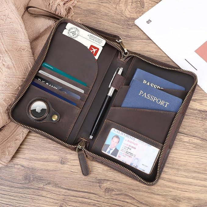 Polare Full Grain Leather Passport Holder - Image 3