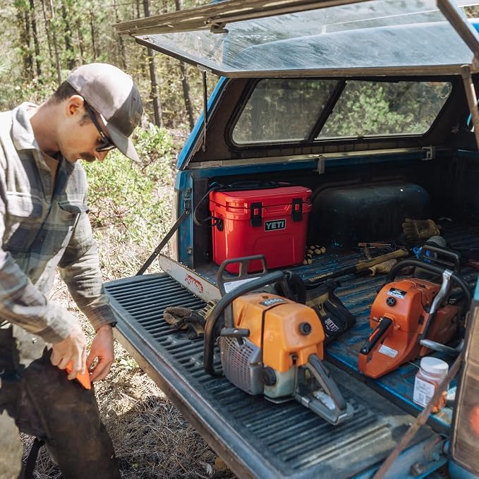 YETI Roadie 15 Hard Cooler - Image 3