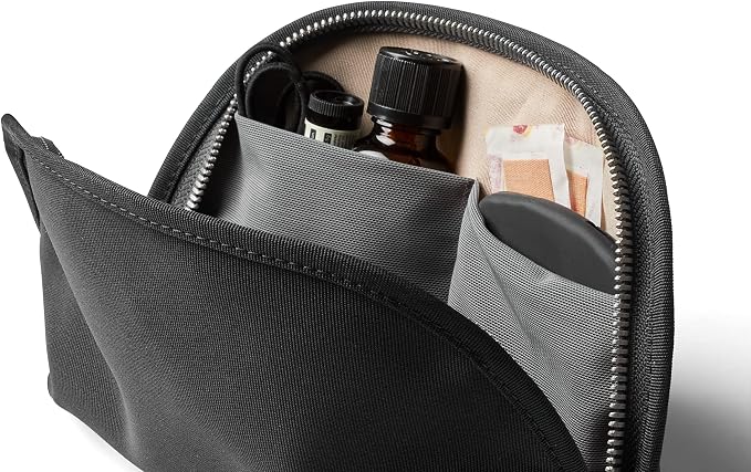 Bellroy Classic Pouch, Everyday kit, Leather and Woven Fabric - Image 4