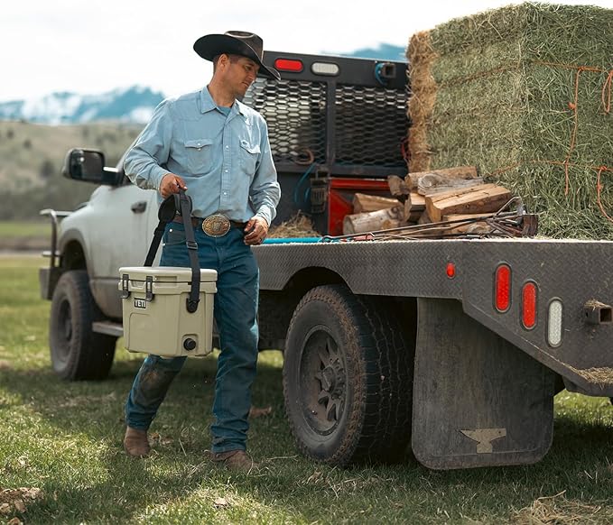 YETI Roadie 15 Hard Cooler - Image 3