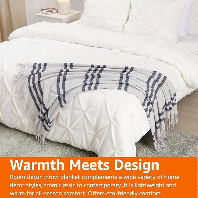 Amazon Basics Room Décor Throw Blanket, Lightweight and Cozy in Recycled - Image 7
