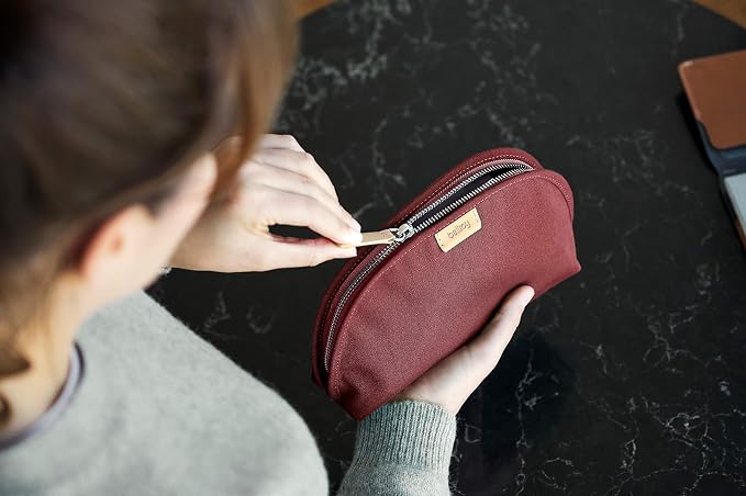 Bellroy Classic Pouch, Everyday kit, Leather and Woven Fabric - Image 7