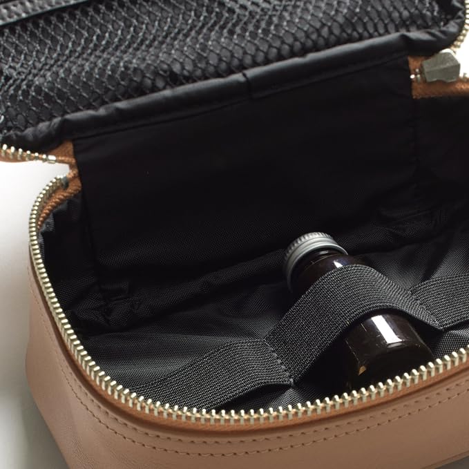Leatherology Cognac Small Travel Organizer - Image 3
