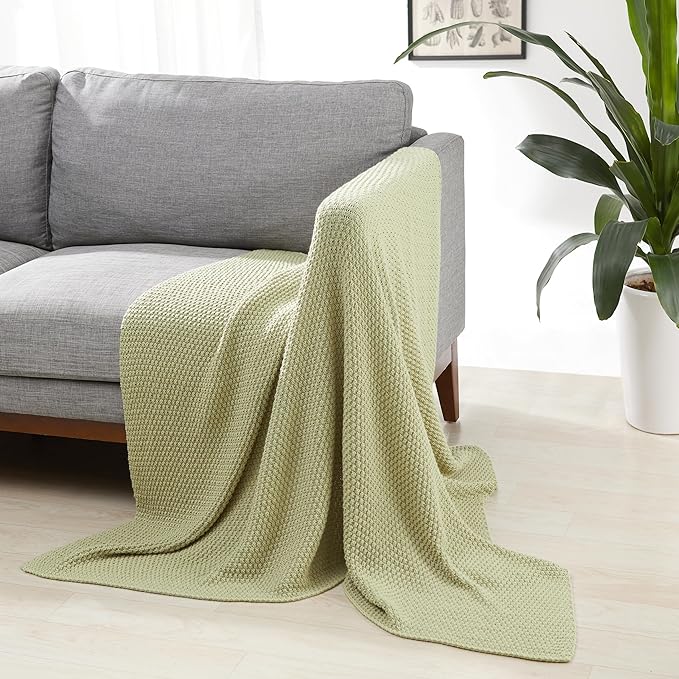Amazon Basics Chunky Cable Knit Throw Blanket by AmazonBasics